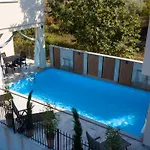 Oasis Flowers Villa *