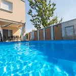Villa Oasis Flowers Međugorje