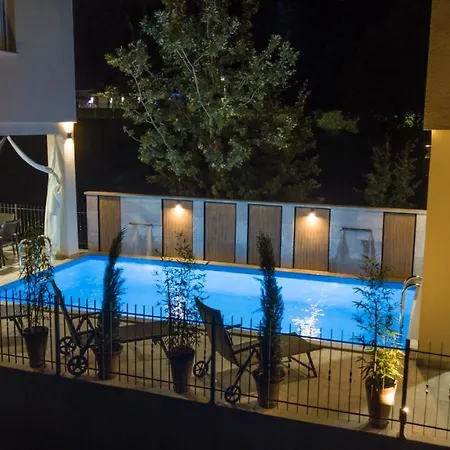 Villa Oasis Flowers *