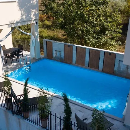 Oasis Flowers Villa *