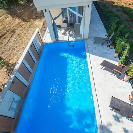 Villa Oasis Flowers *