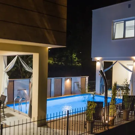 Oasis Flowers Villa *