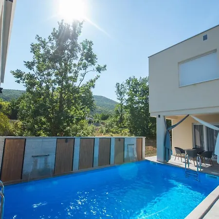 Oasis Flowers Villa *